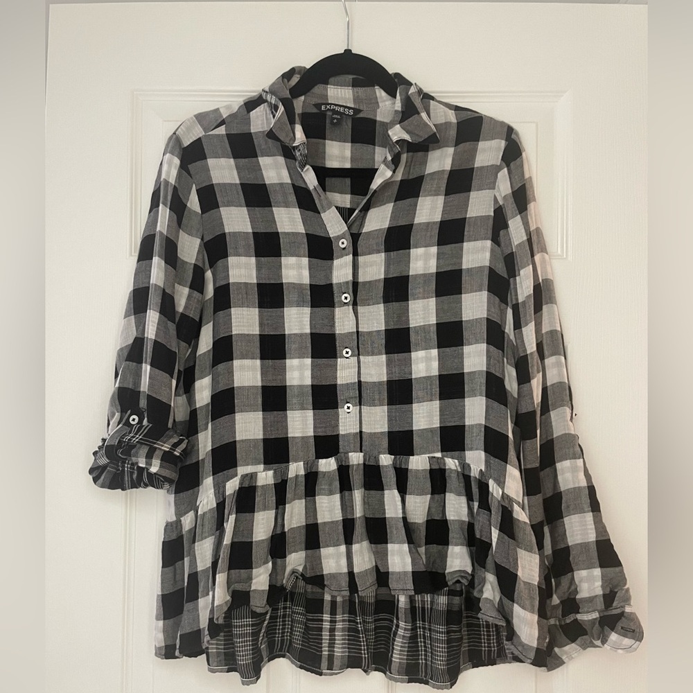 Express Plaid Blouse with Ruffle Hem